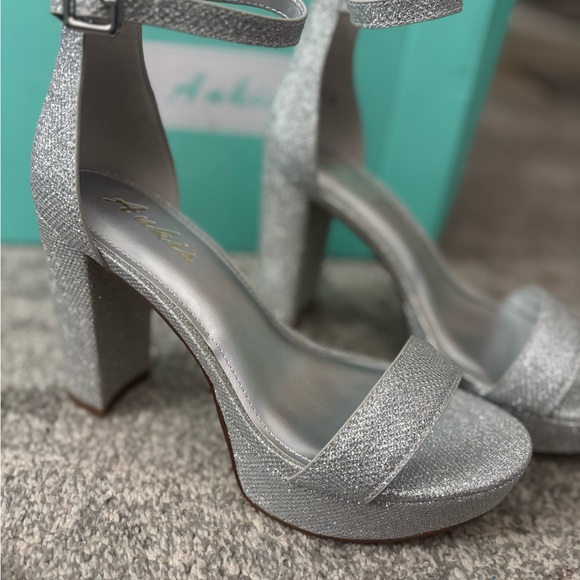 Chunky Platform Heels - Picture 9 of 17